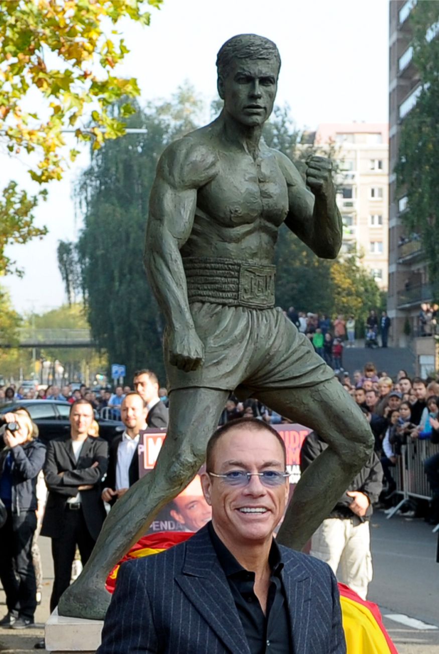 In Pictures 22 MessedUp Statues of Famous Celebrities Photogallery