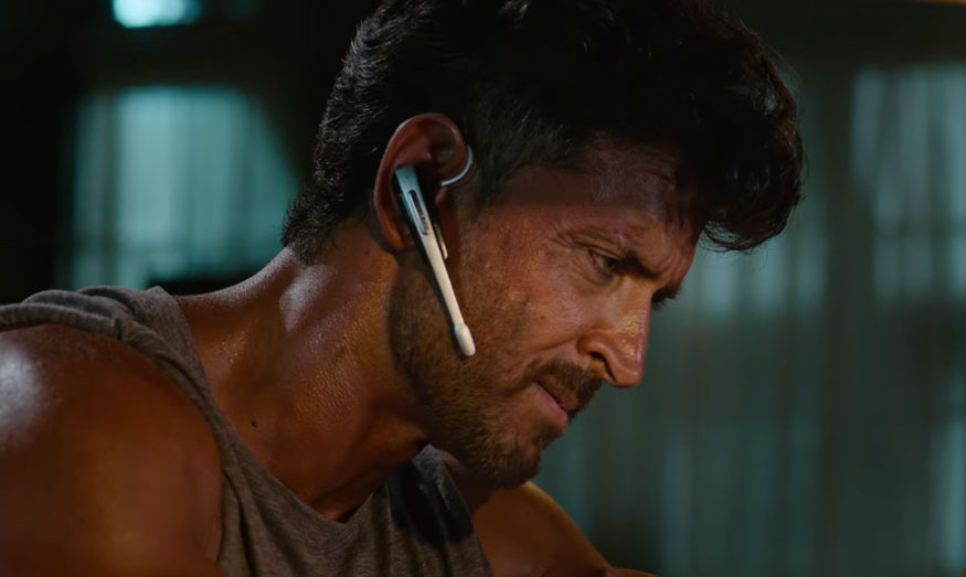 Action thriller. Ритик Рошан War 2019. Ритик Рошан бой 2019. Ритик Рошан война индийский. Ритик Рошан War 2019 торс.