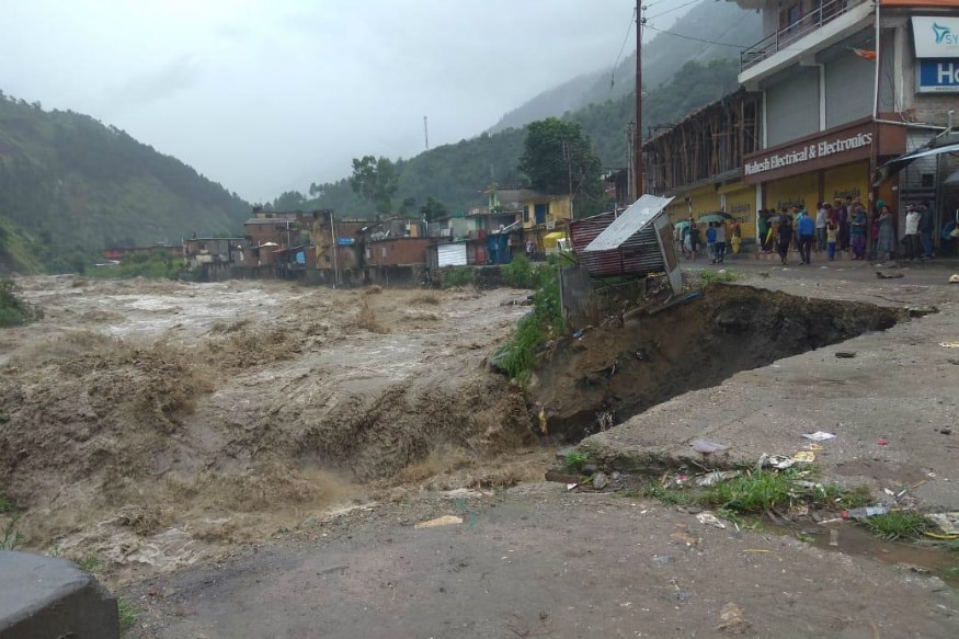 Hundreds Stranded in Himachal as Heavy Rains Trigger Landslides, 2 ...