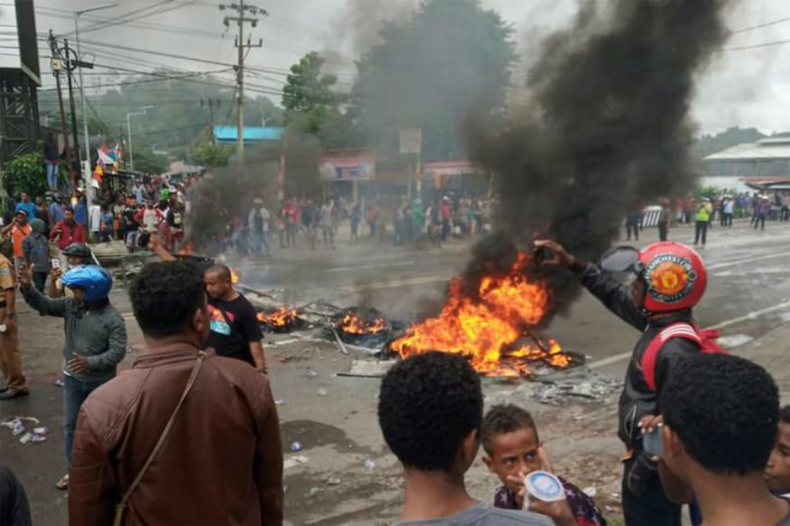 Over 250 Inmates Escape after Prison in Indonesia's Papua Set Ablaze by Angry Protesters