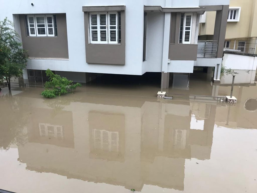 Photos Heavy Rains Lead To Flash Floods In Vadodara Gujarat News18