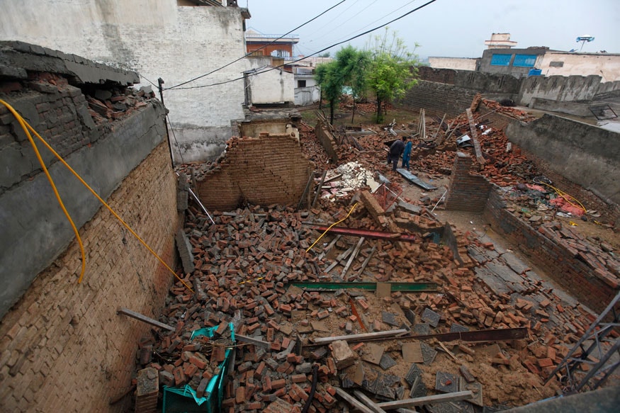 Aftermath Photos Show Damages After Earthquake in Pakistan - News18