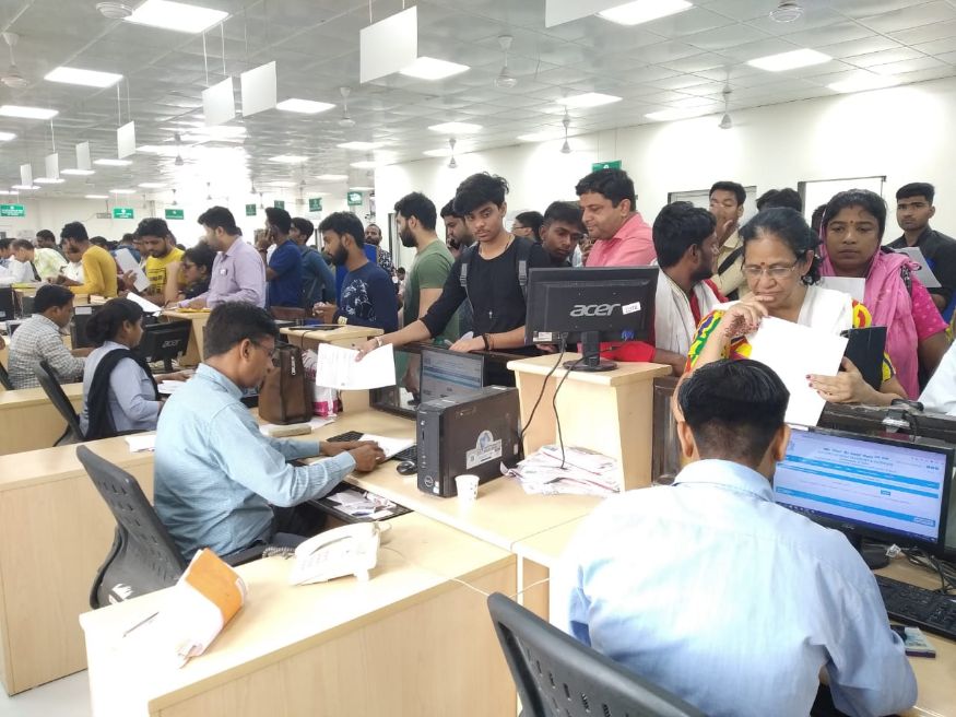 New Motor Vehicle Act Delhiites Rush to RTO to Validate Their