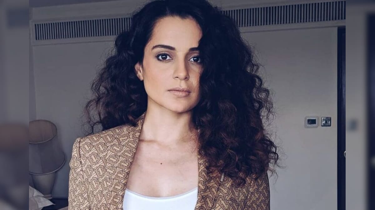 Kangana Ranaut Reveals That Her Mouth Froze During Her 'Messy' First Kiss