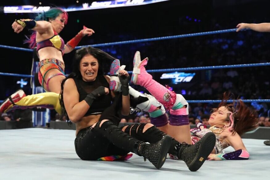 Wwe Smackdown Results Women Put On Stellar Show Roman Reigns And