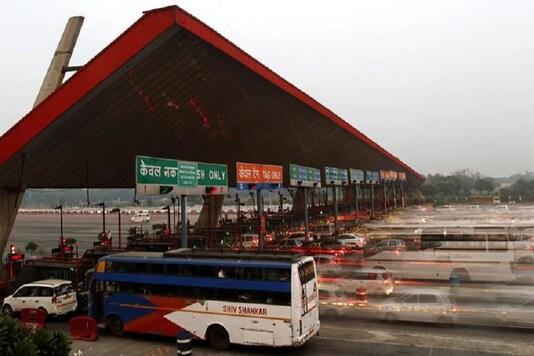Vehicles pass through a toll plaza in Gurgaon. (Image: Reuters)