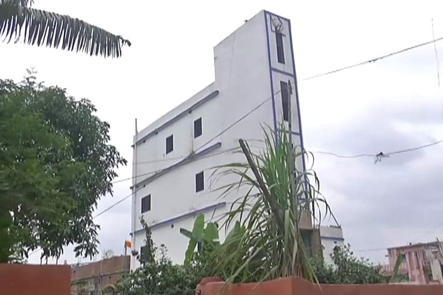 Awesome! 5 Floor House Built in 6 Feet Wide Land in Bihar; See Pics