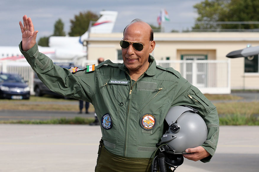 Rajnath Singh Enjoys a Sortie On India's First Rafale Jet ...