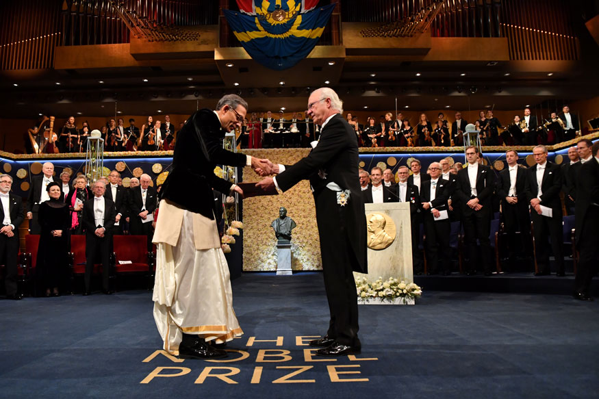 Dressed In Indian Attire Abhijit Banerjee Receives His Nobel Prize