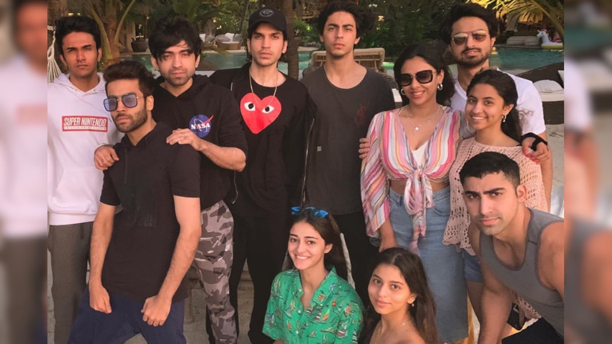 Ananya Panday Bids Farewell to 2019 with Aryan and Suhana Khan