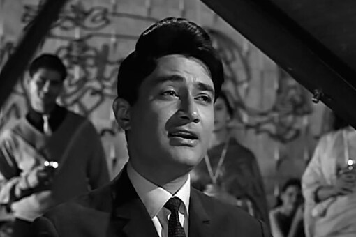 Dev Anand Death Anniversary: 5 Romantic Hits Picturised on the ...