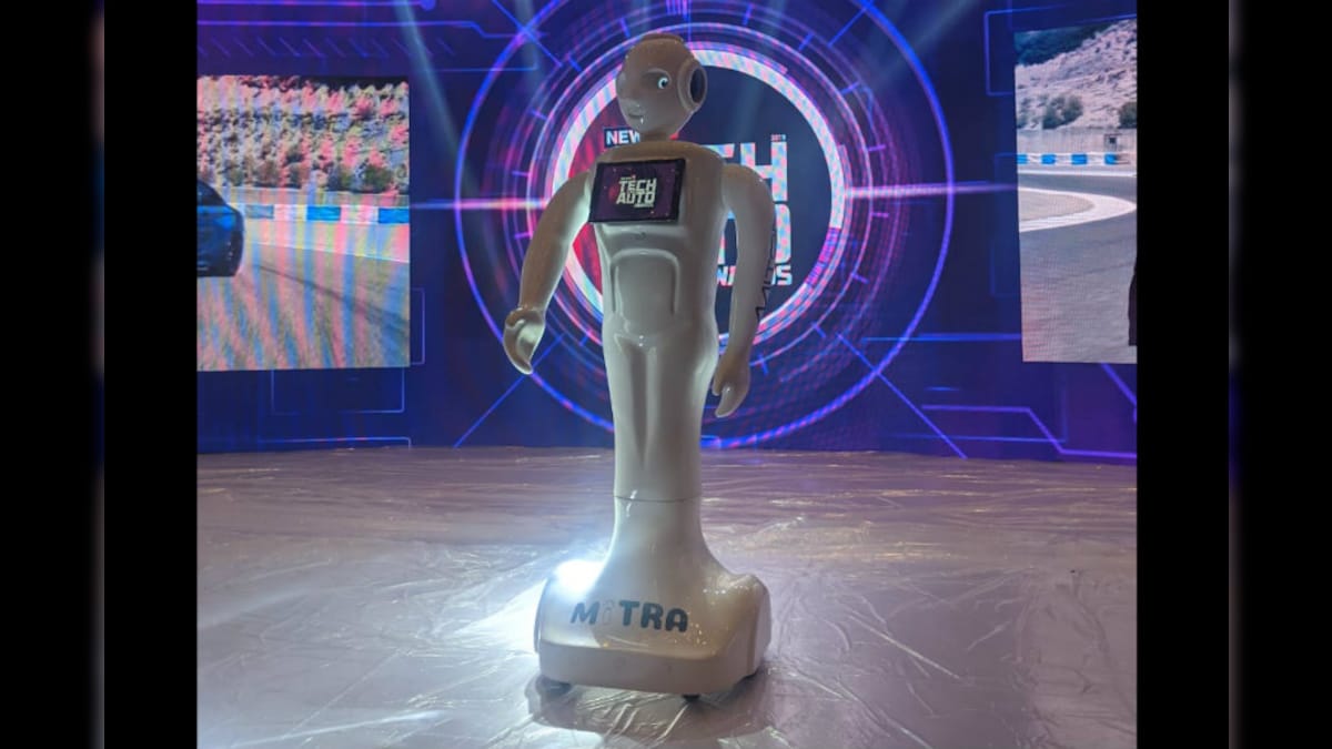 Invento Robotics' Mitra Robot Hosts 3rd Edition of News18 Tech and Auto Awards, 2019