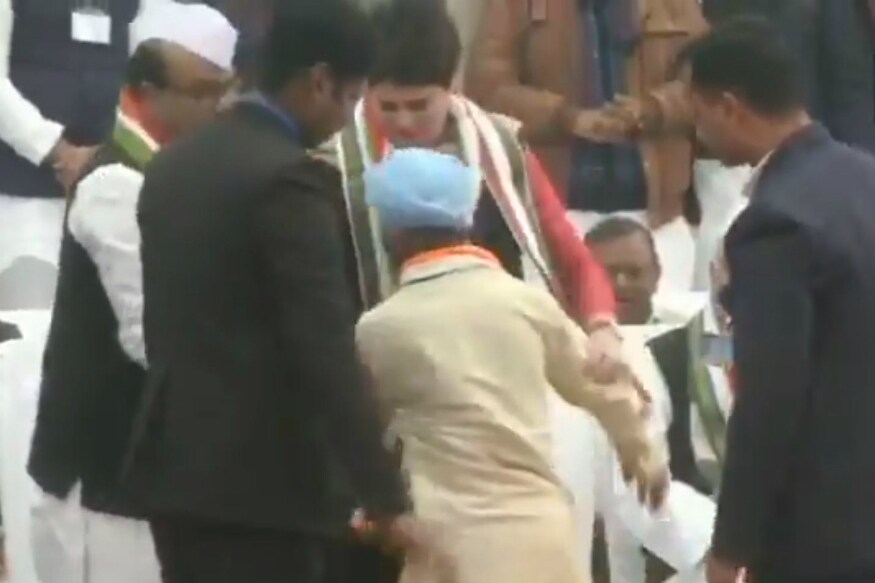 875px x 583px - At Congress Foundation Day Event in Lucknow, Man Breaches Priyanka ...
