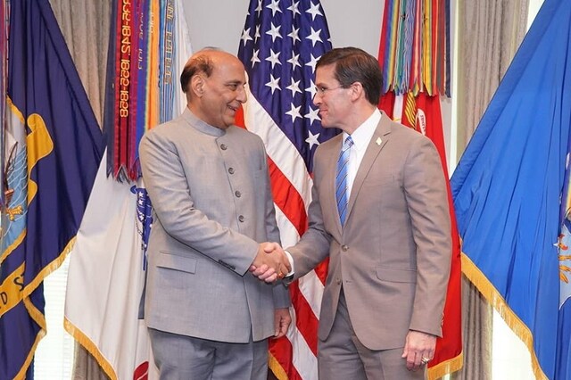 File photo: Union Home Minister Rajnath Singh meets US counterpart Mark Esper in Washington. (Image: Twitter/@rajnathsingh)