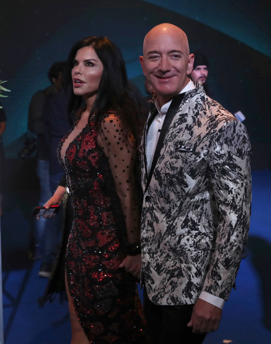 Jeff Bezos in India: Bollywood Stars Party With Amazon CEO - Photogallery