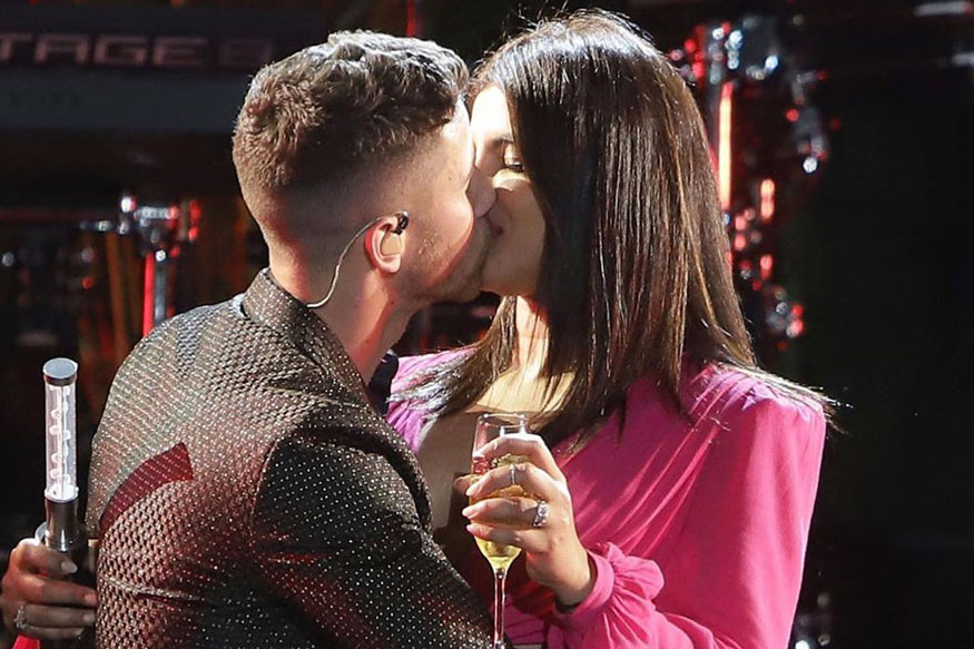 Kiss Day 2020: Sweeten Your Relationship with These Quotes and ...