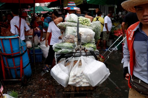 Vegetables are carried in plastics bags at a market in Bangkok, Thailand. (Image : Reuters)