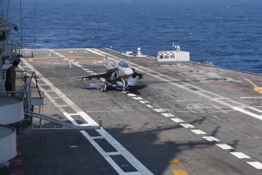 Tejas made its first successful landing on the aircraft carrier INS Vikramaditya. (Image : ANI)
