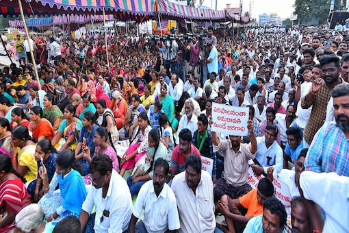 File photo of farmers protesting against the state government's three-capital formula.