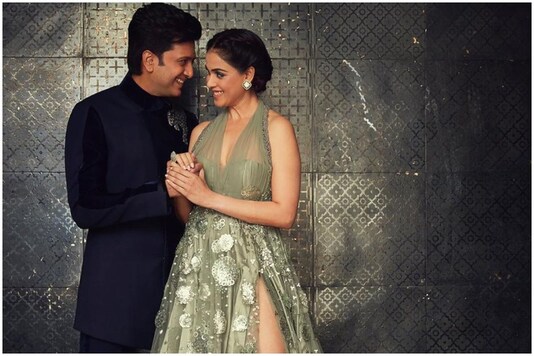 Riteish Deshmukh Shares Hilarious Post with Genelia D'Souza on Wedding Anniversary Riteish Deshmukh Shares Hilarious Post with Genelia D'Souza on Wedding Anniversary
