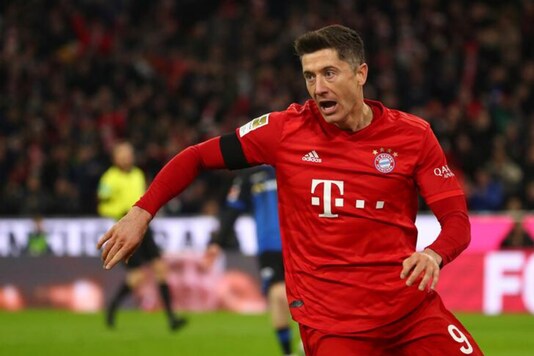 Robert Lewandowski Out For Four Weeks With Knee Injury Polish Star Says He Will Be Back Soon