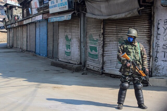 Image for representation: A security personnel stands guard at a closed market, in Srinagar. (PTI/File Photo)