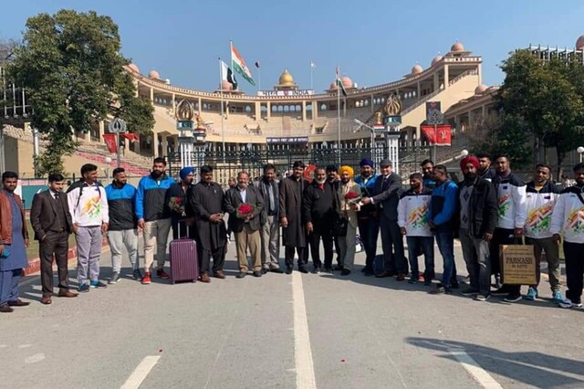 The Indian kabaddi team at the Wagah border. (Image credit: Twitter@KabaddiIndia)