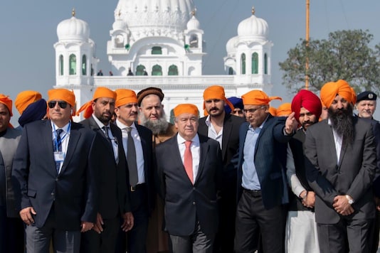 UN chief Antonio Guterres at the Gurdwara Darbar Sahib on Tuesday. (Image credit: Twitter@antonioguterres) UN chief Antonio Guterres at the Gurdwara Darbar Sahib on Tuesday. (Image credit: Twitter@antonioguterres)
