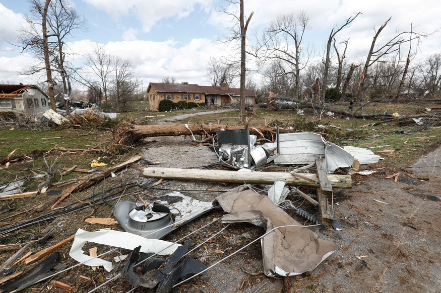 PHOTOS Deadly Tornadoes Tear Through Tennessee in US Photogallery