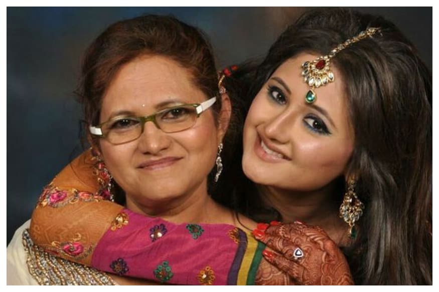 Rashami Desai Sorts Differences With Her Mother After Bigg Boss 13 - News18