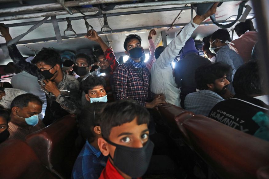 Mass Exodus of Migrant Workers Begin After Yogi Govt Deploys 1000 Buses ...