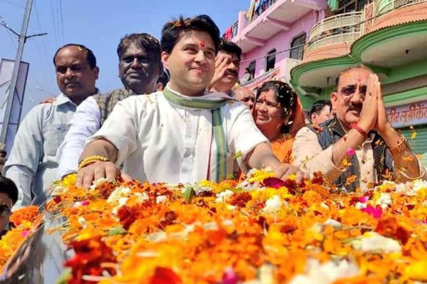 MP Political Crisis LIVE: Scindia Set to Join BJP Today; Kamal Nath Govt Stares at Crisis as 21 Rebel MLAs Follow Guna Royal Out of Congress
