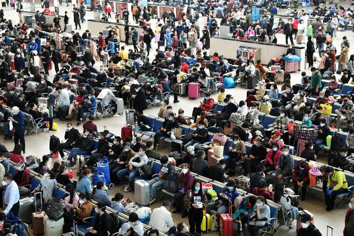 Lift Lockdown Gradually to Avert 'Second Wave' of Coronavirus, Experts Warn China