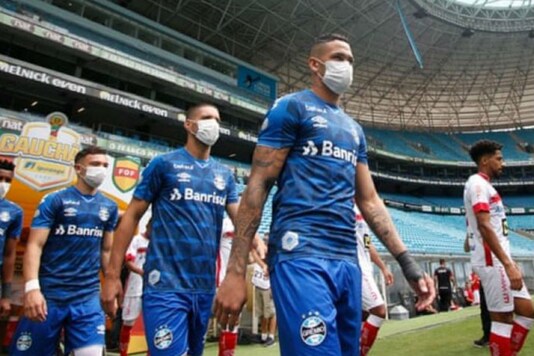 Gremio players in the Brazilian league in March (Photo Credit: AFP)