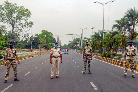 Security personnel stand guard during the lockdown in Odisha's Bhubaneswar. (PTI File)