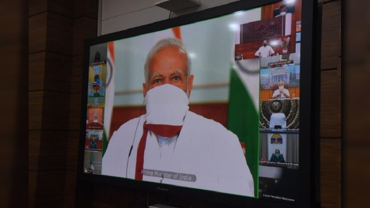 PM Narendra Modi Sports DIY Mask During Video Call over Lockdown