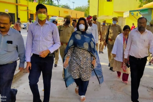 Raebareli DM Shubhra Saxena with her team of senior officials. (News18) Raebareli DM Shubhra Saxena with her team of senior officials. (News18)