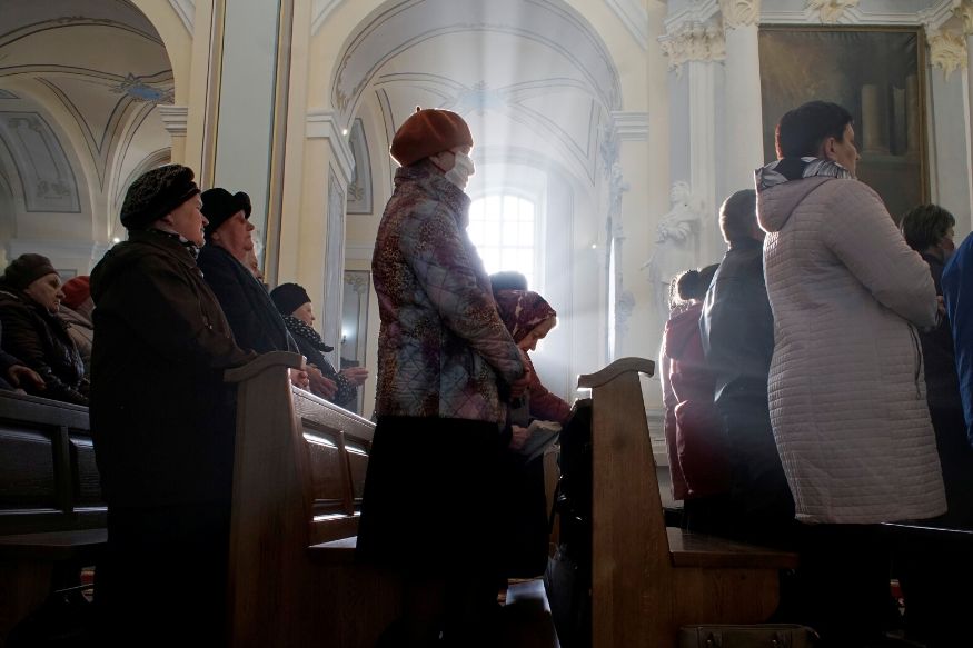 California Resident Who Attended Church on Mother's Day Tests Positive, Exposes 180 Members to Virus