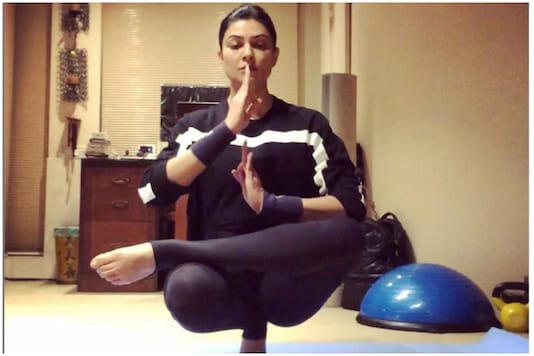 Sushmita Sen Shares How Nunchaku Meditation Helped Her Fight Addison's Disease; Watch Video