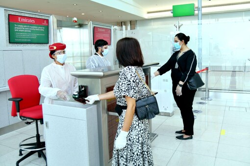 Emirates Airline crew. (Image source: Twitter/Emirates Airline)