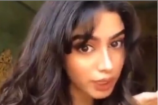 Khushi Kapoor Is All Things Pretty In This TikTok Clip