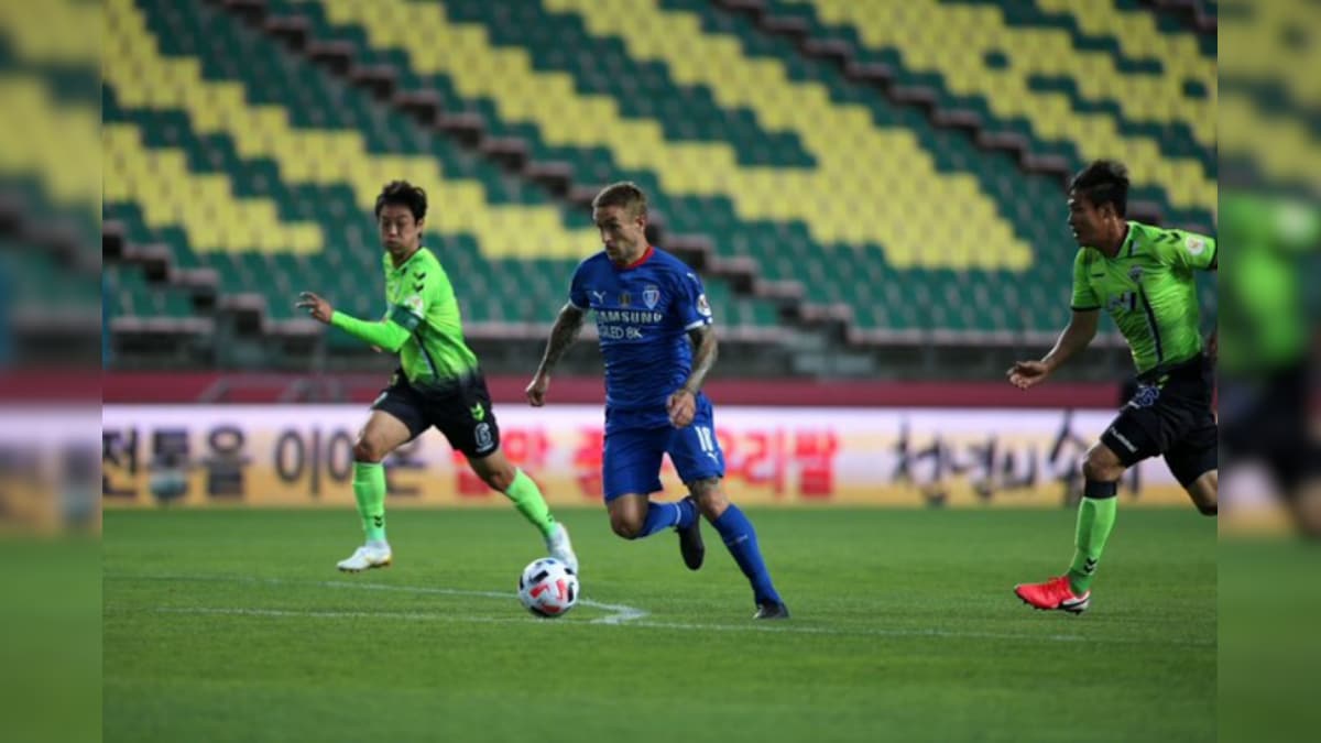 South Korea's KLeague Kicks Off With Fans Watching from Afar