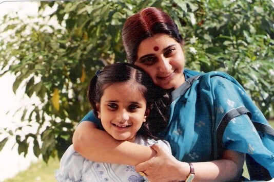 Old photograph of the late Sushma Swaraj with her daughter Bansuri.