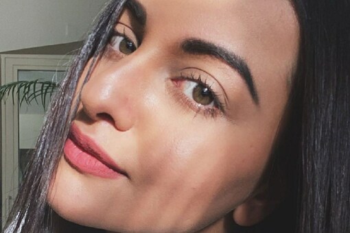 Sonakshi Sinha Posts Sunday Selfie As She Doesnt Know What Day It 