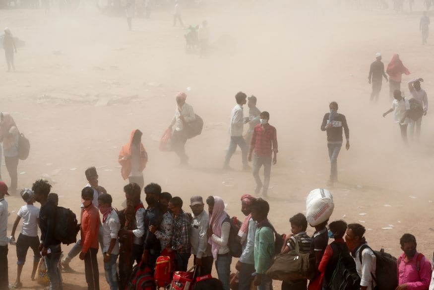 Chaos in Ghaziabad as Thousands of Migrant Workers Gather at Ramlila ...