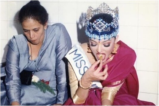 Miss World Aishwarya Rai with her mother