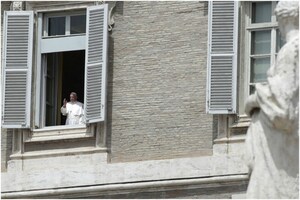 Pope Francis' First Public Mass as Vatican Reopens After COVID-19 Lockdown