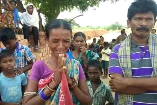 Migrant worker from Odisha pleads to be sent back home. (Image: News18)