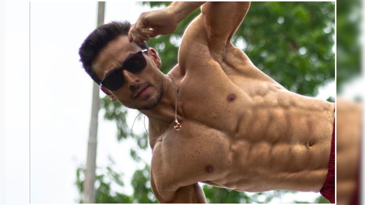 Tiger Shroff Shows Off Insane Abs in New Pic, Ranveer Singh