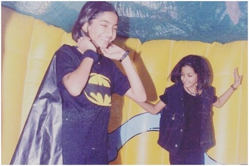 When Sonam Kapoor Wore Diy Batman Costume Even Though It Wasn T A Fancy Dress Party When Sonam Kapoor Wore Diy Batman Costume Even Though It Wasn T A Fancy Dress Party